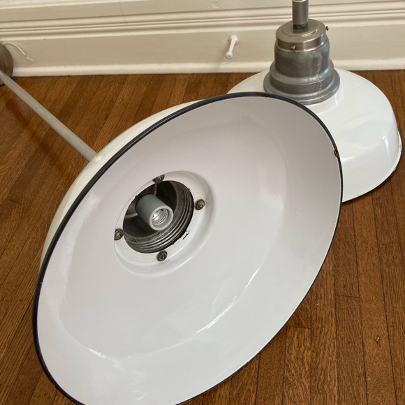 Set of 2 Vintage Lamps - Picture 2 of 3